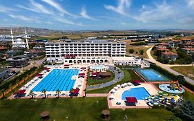 Hotel Ramada Plaza By Wyndham  5*